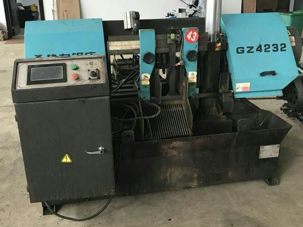 提醒：購(gòu)買潮州二手鋸床時(shí)需要注意哪些細(xì)節(jié)？的圖片